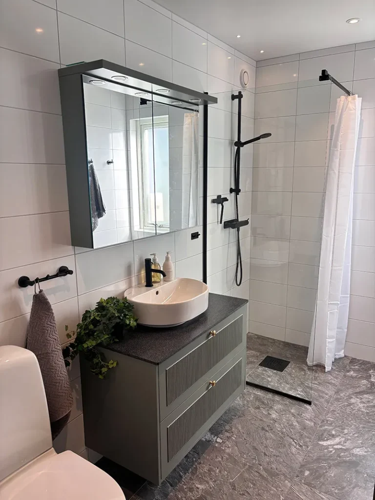 Badrum renovat av Next Level Bygg & Kakel